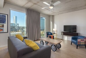 Living area - Wyndham Austin - Studio (Austin)