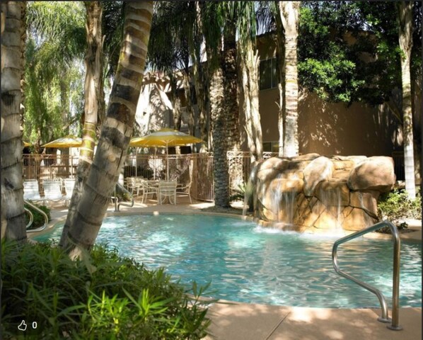 A heated pool - 2 Bedroom Lock-off, Sheraton Desert Oasis Villas, Scottsdale Arizona (Scottsdale)