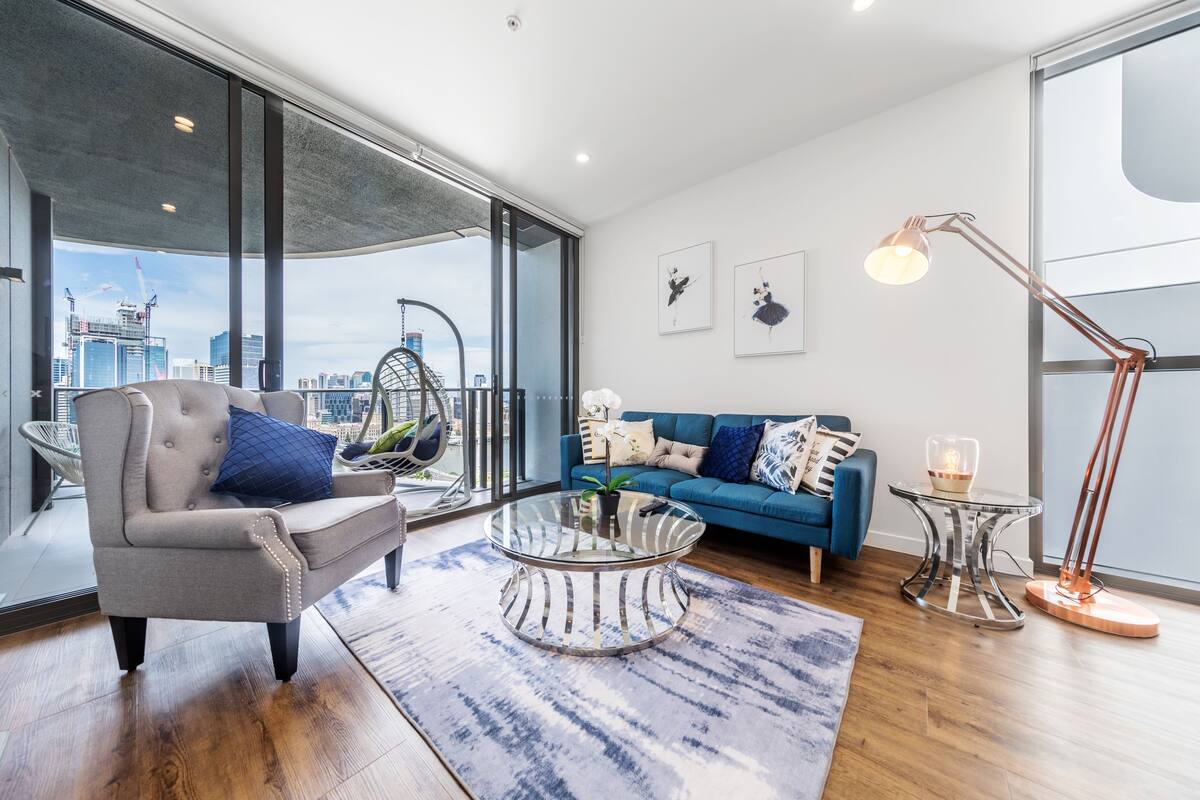 Lucid 2221 | Living area