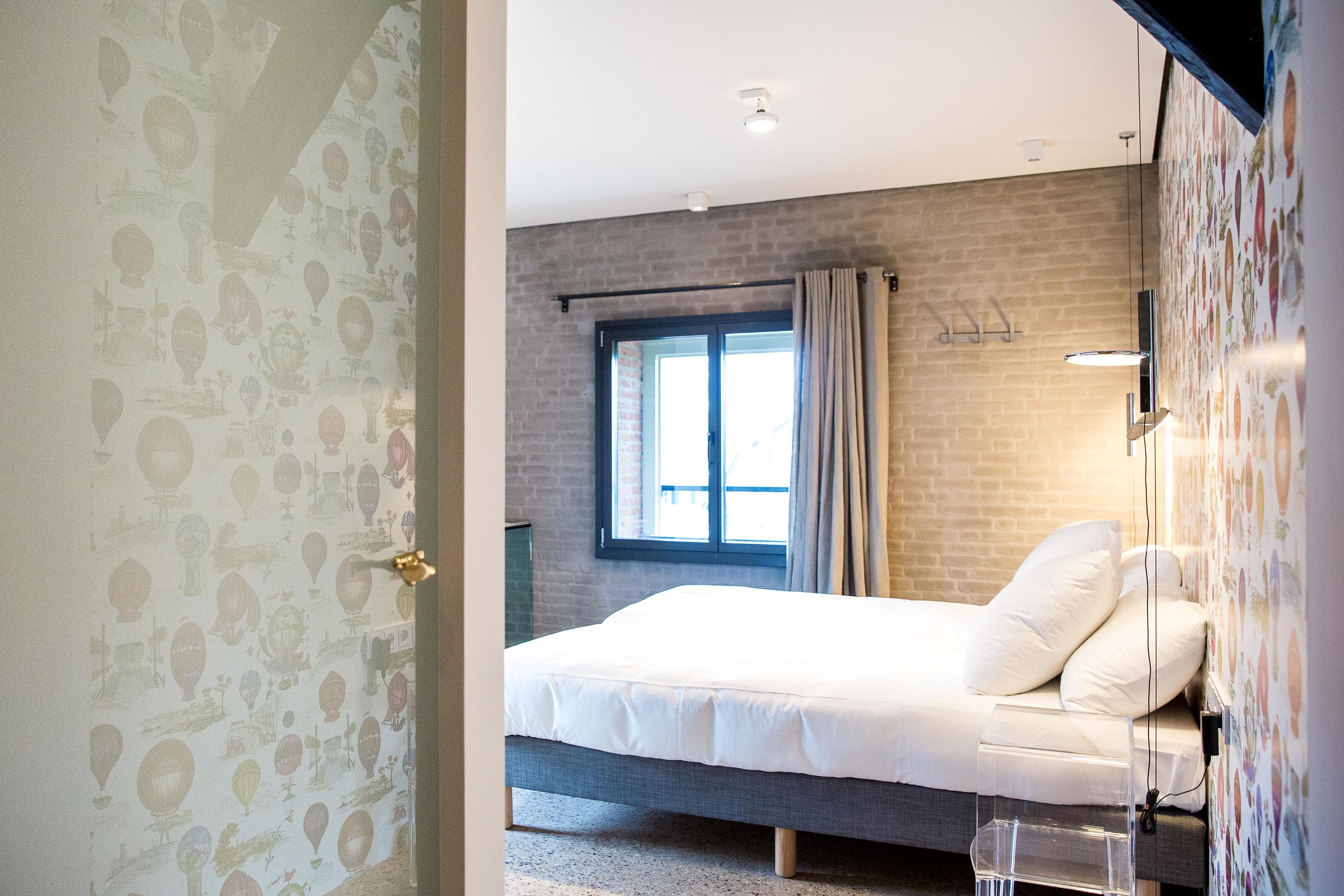 exclusive double room (room 11) | individually decorated, individually furnished, desk, iron/ironing board