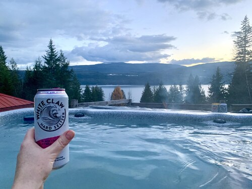 Nauti Cabin - Anglemont, BC. North Shuswap