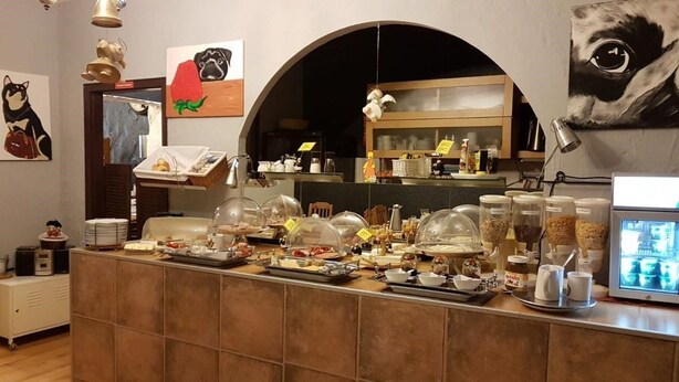 Breakfast buffet - Hotel Talburg (Heiligenhaus)