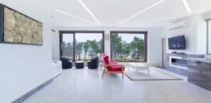 Room (302, Surcharge upon C/I over 3 person) | Living area