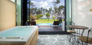 客房 (101, Surcharge upon C/I over 2 person) | 私人 SPA 浴缸