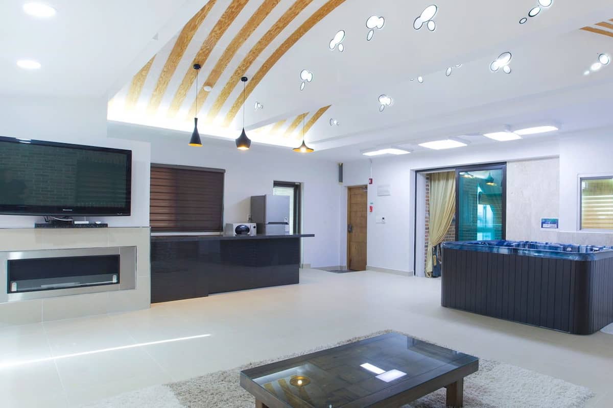 Room (401, Surcharge upon C/I over 4 person) | Living area