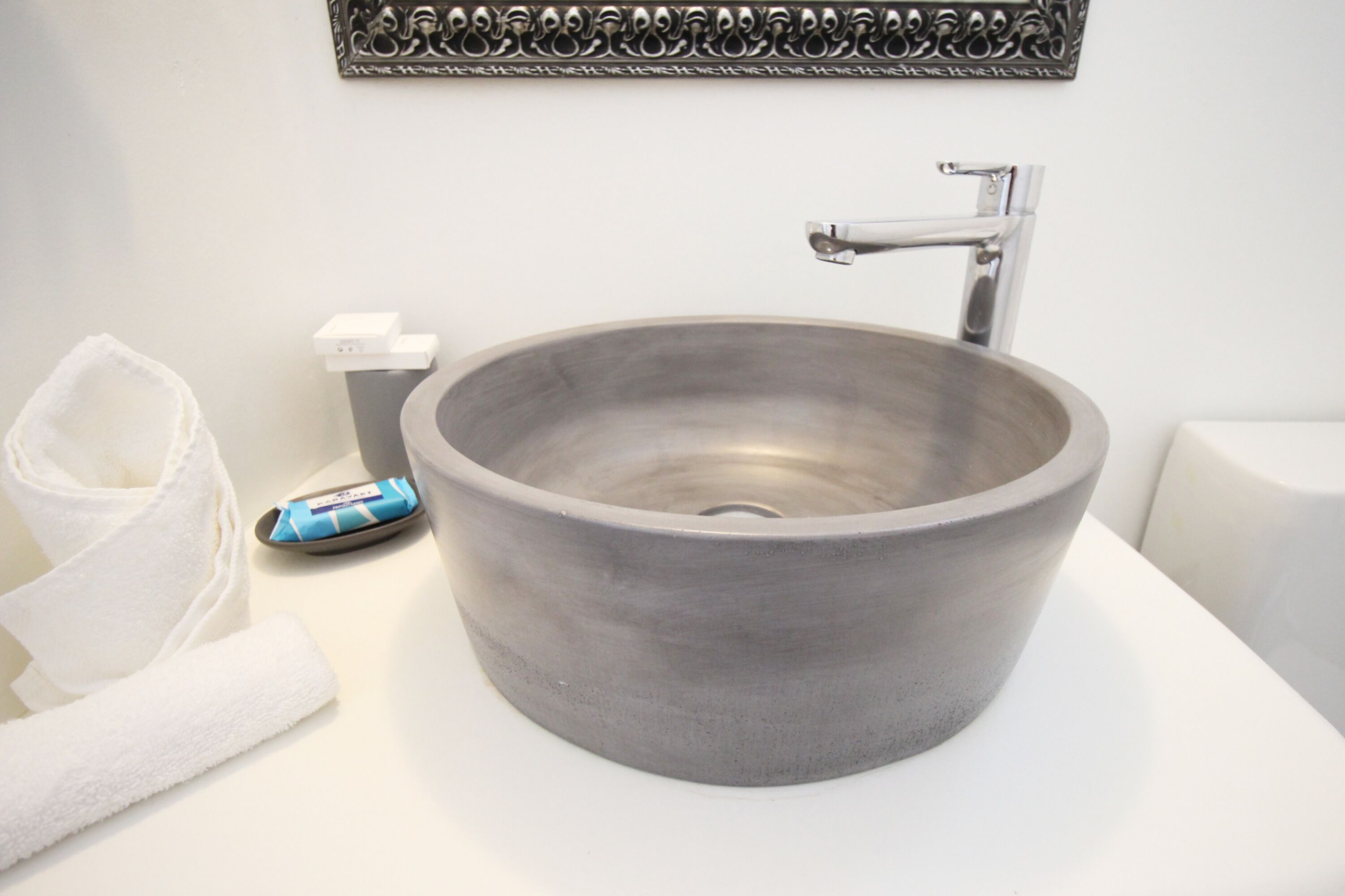 superior studio suite, sea view | bathroom | shower, free toiletries, hair dryer, slippers