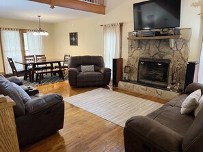 Smart TV, fireplace, stereo