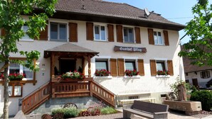 Exterior - Landgasthof zum Pflug (Zell am Harmersbach)