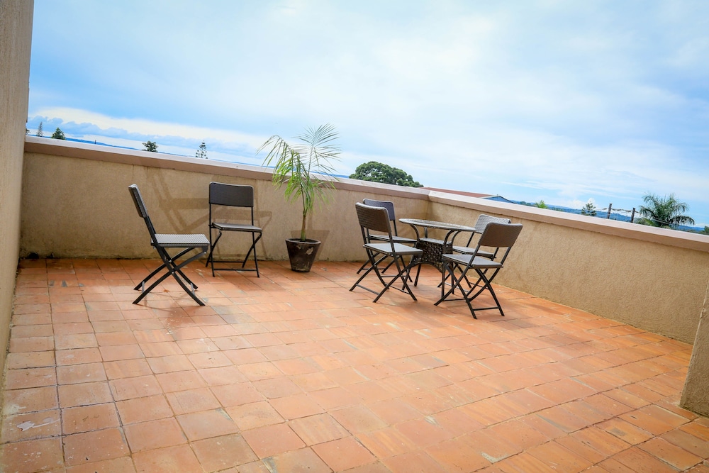 Hotel 7 Seasons Entebbe photo 2