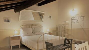 Deluxe Double Room, Garden View | Minibar, desk, blackout drapes, free WiFi