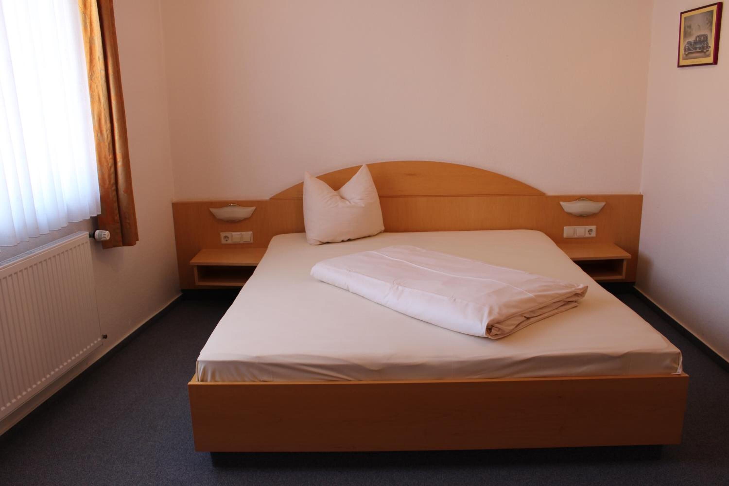 in-room safe, desk, laptop workspace, blackout curtains