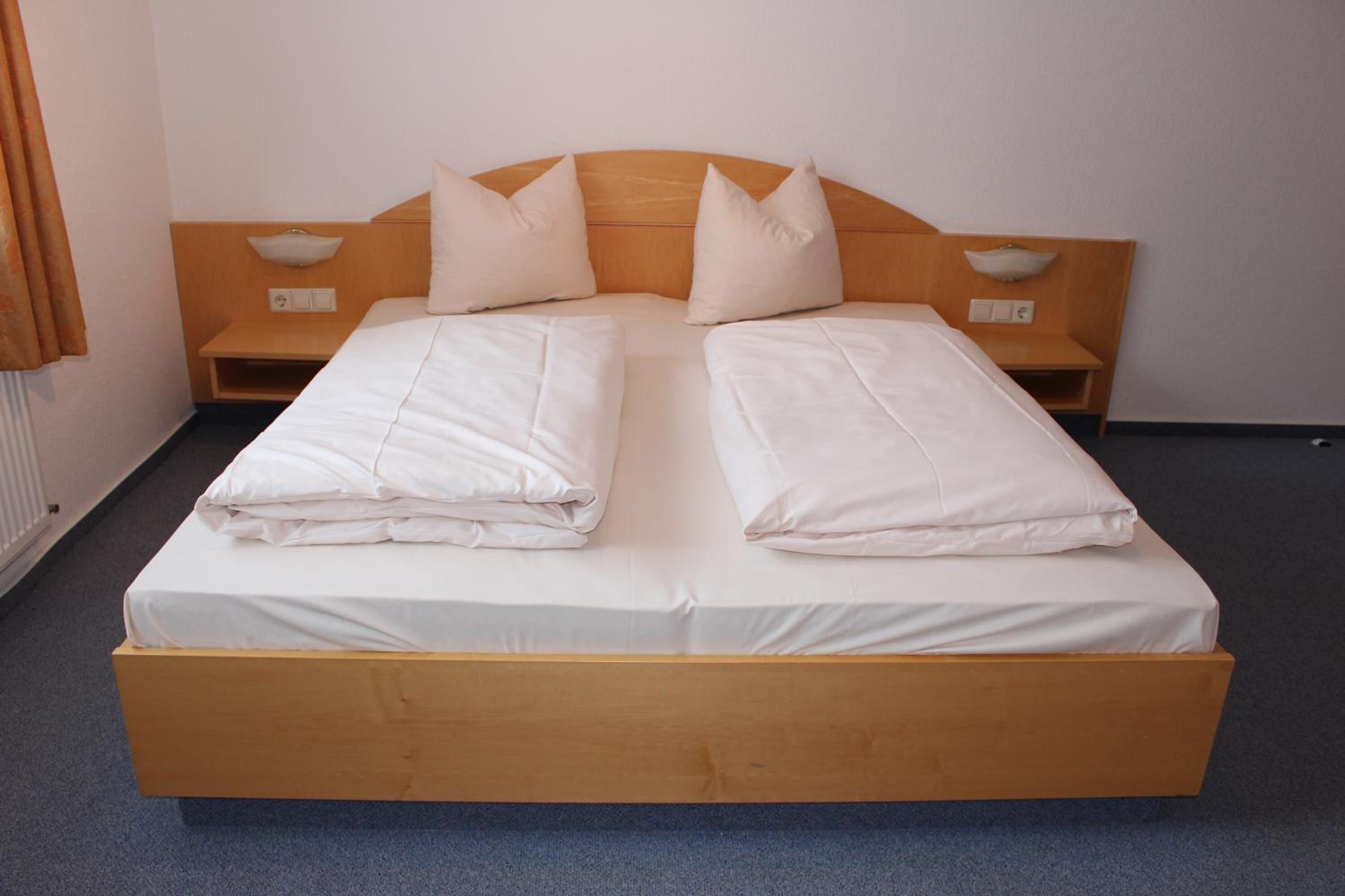 in-room safe, desk, laptop workspace, blackout curtains