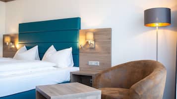 Hypo-allergenic bedding, minibar, in-room safe, desk