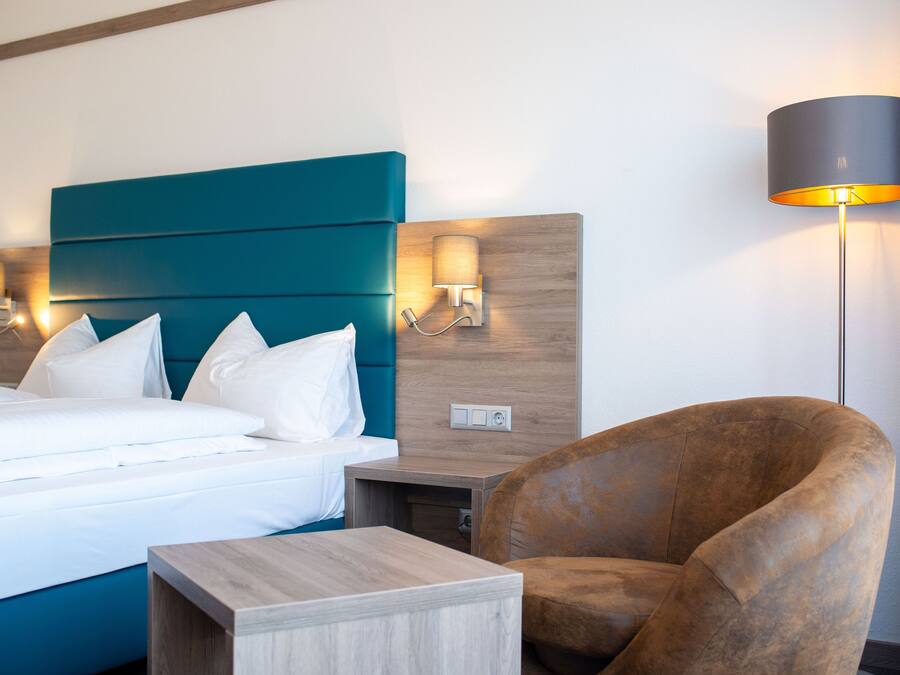 Hypo-allergenic bedding, minibar, in-room safe, desk