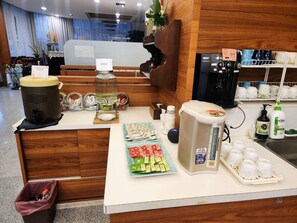 Free daily on-the-go breakfast