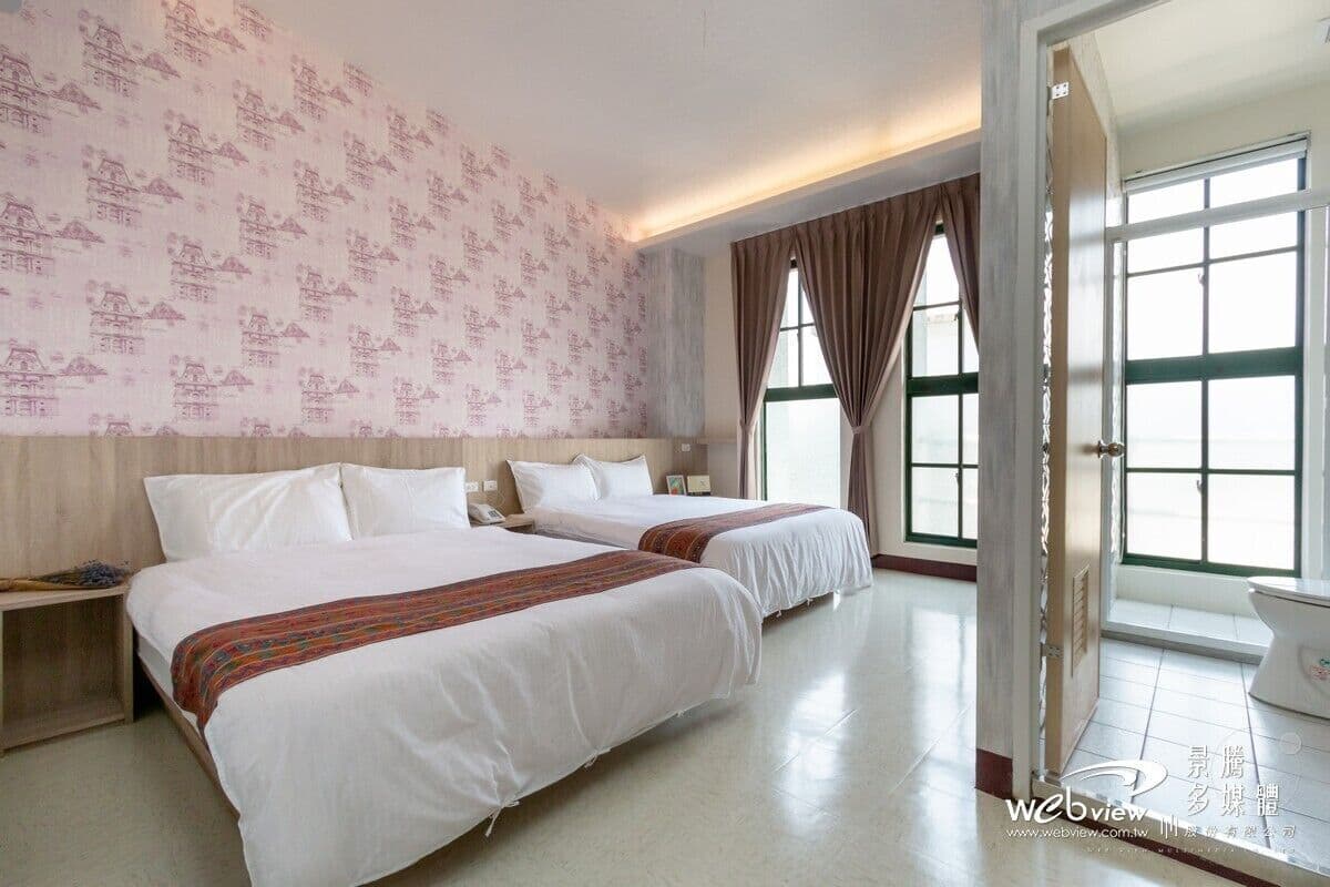 Business Quadruple Room | Blackout drapes, WiFi (free), individually decorated