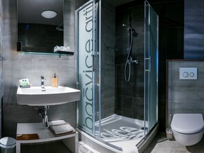 Shower, hair dryer - Rooms Jasenka, (15958), Split, hr (Split)