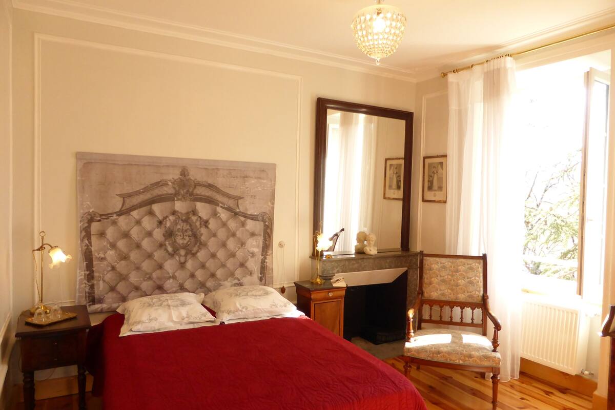 Family Room, 2 Bedrooms (Claude Debussy)