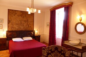 Double Room, Hill View (Paul Valéry)