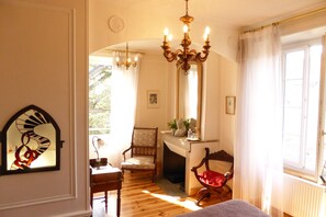 Double Room, Hill View (Maurice Ravel) | Living area