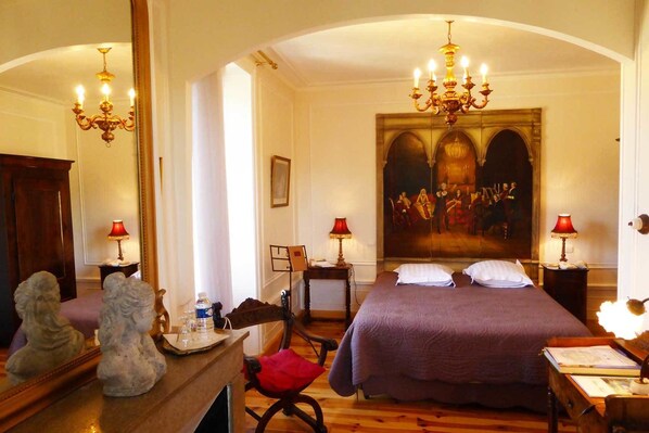 Double Room, Hill View (Maurice Ravel)