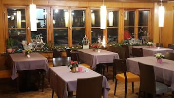 Frühstück, Mittagessen, Abendessen, italienische Küche