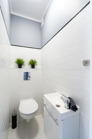 Apartment, 2 Schlafzimmer | Badezimmer