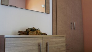 Căn hộ Tiêu chuẩn, 1 phòng ngủ, quang cảnh biển | Bộ đồ giường cao cấp, bàn ủi/dụng cụ ủi quần áo 