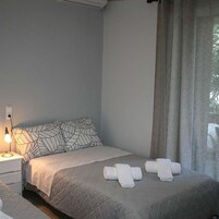 Apartamento Deluxe, 1 habitación, vistas al mar | Ropa de cama de alta calidad y tabla de planchar con plancha