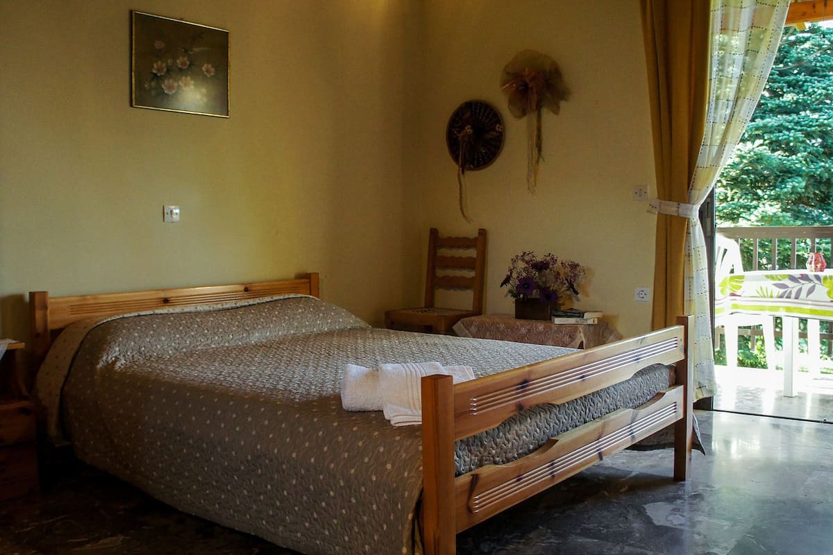 Ropa de cama de alta calidad y tabla de planchar con plancha