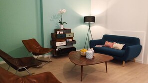 Lobby sitting area - Indisparte Suites (Bergamo)