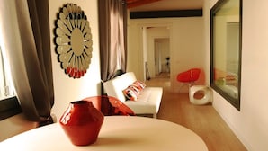 Superior Apartment, Multiple Beds, Non Smoking (Andy Warhol) | WiFi (free) - Indisparte Suites (Bergamo)