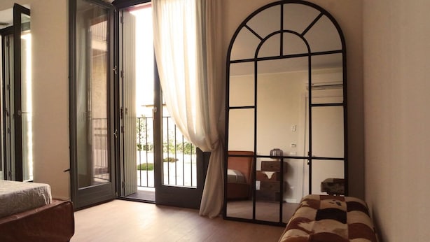 Deluxe Room, 1 Queen Bed, Non Smoking (Oscar Wilde) | WiFi (free) - Indisparte Suites (Bergamo)