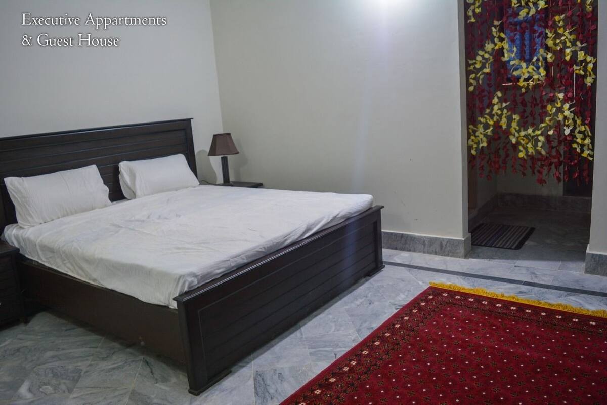 Apartamento Deluxe, varias camas, no fumadores, vistas a la colina | 3 dormitorios, cortinas opacas, sistema de insonorización