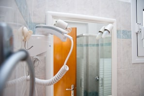 Apartment, 2 Bedrooms, Sea View, Ground Floor | Bathroom | Shower, free toiletries, hair dryer, towels - Erodios Apartments (Aigialeia)