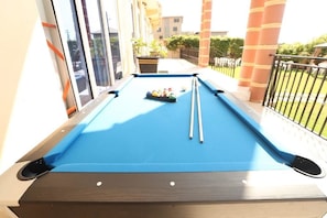 Billiards - Parigha Hotel (Accra)