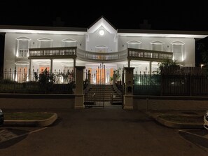 Front of property - evening/night - Villa Daniela (Lainate)