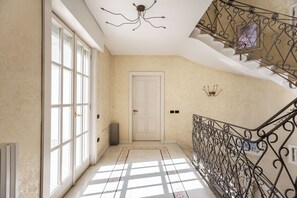 Interior entrance - Villa Daniela (Lainate)
