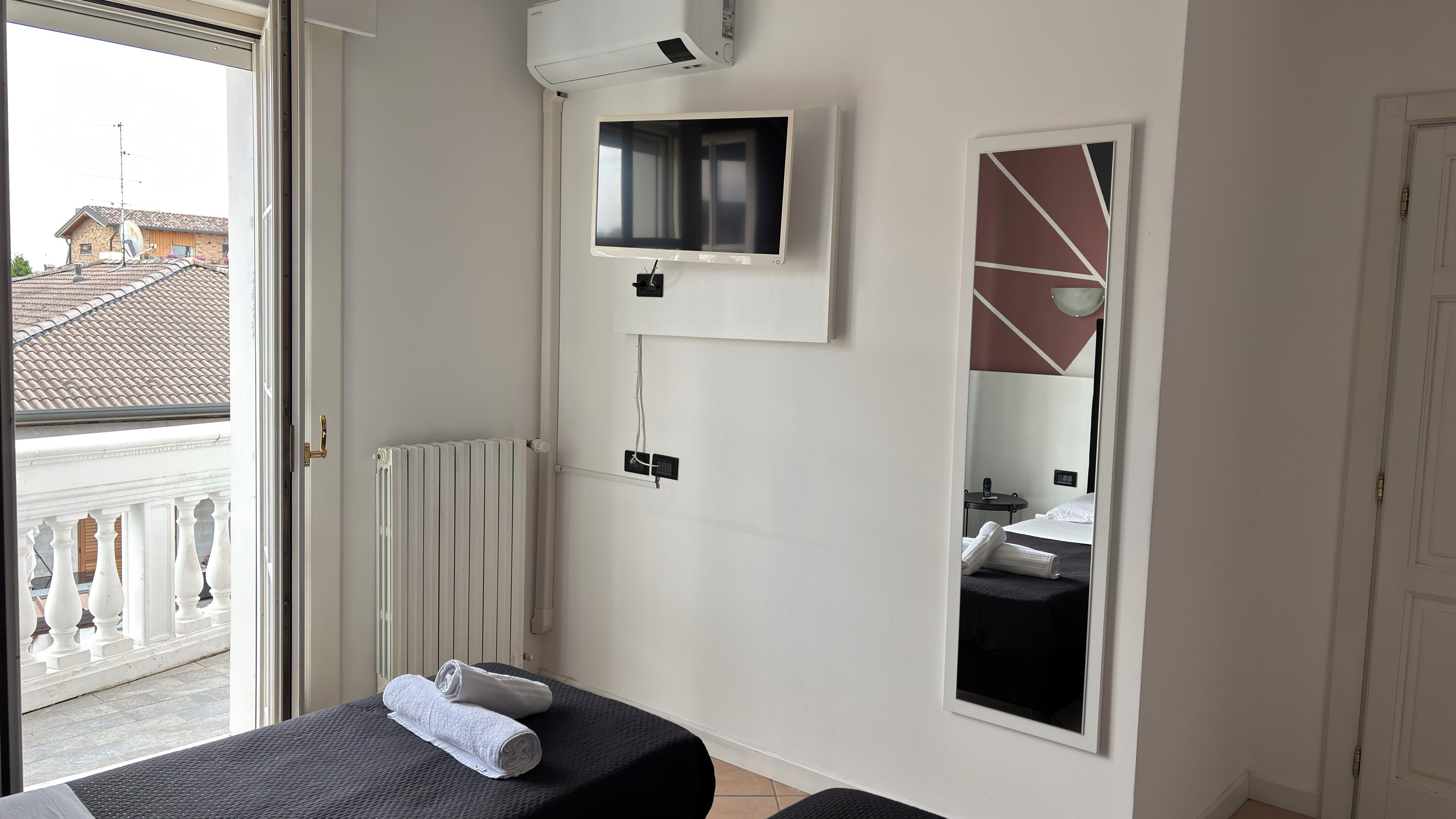 Habitación clásica con 2 camas individuales | 1 dormitorio, escritorio, espacio para trabajar con un portátil