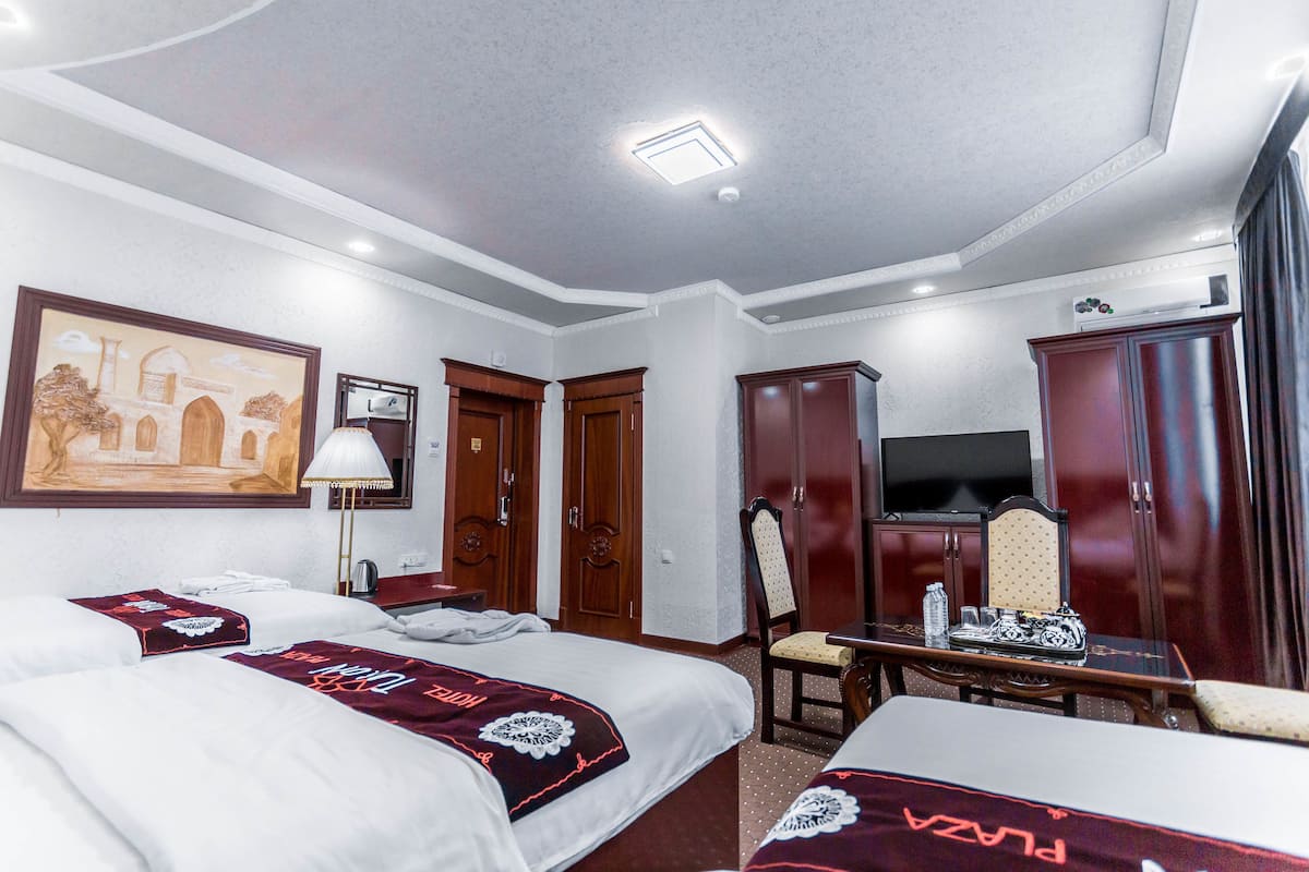 Comfort Triple Room, Multiple Beds, City View | Hypo-allergenic bedding, down duvets, Select Comfort beds, in-room safe