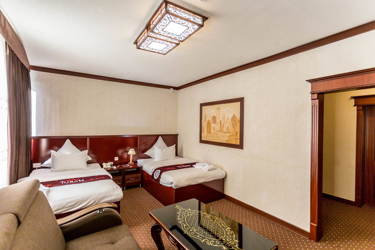 Deluxe Twin Room, 1 Bedroom, Accessible, Non Smoking | Hypo-allergenic bedding, down duvets, Select Comfort beds, in-room safe
