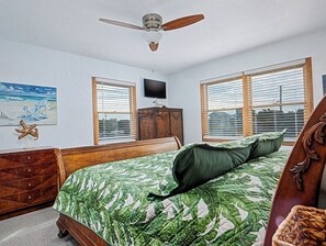 4 bedrooms, iron/ironing board, free WiFi, bed sheets - Across from Bonnet St Beach Access. (Nags Head)