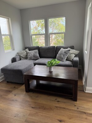 Smart TV, fireplace, DVD player, books