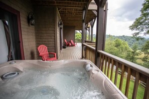 Outdoor spa tub - Scenic Mountain Lodge near Activities (Boone)