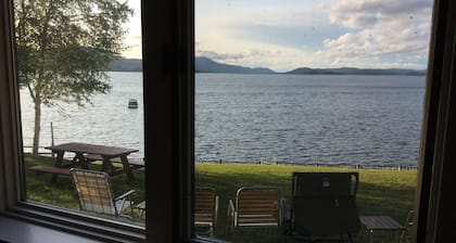 Lakeside large home in Newport