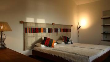 In-room safe, free WiFi