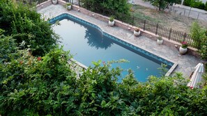 Seasonal outdoor pool, pool umbrellas, pool loungers - Traditional Luxury Villa Armonia (Aigialeia)