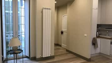 KĂŒhlschrank, Mikrowelle, Ofen, Herdplatte