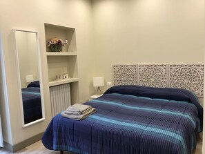 Desk, iron/ironing board, free cots/infant beds, rollaway beds - Dimora Spina in Centro (Campobasso)