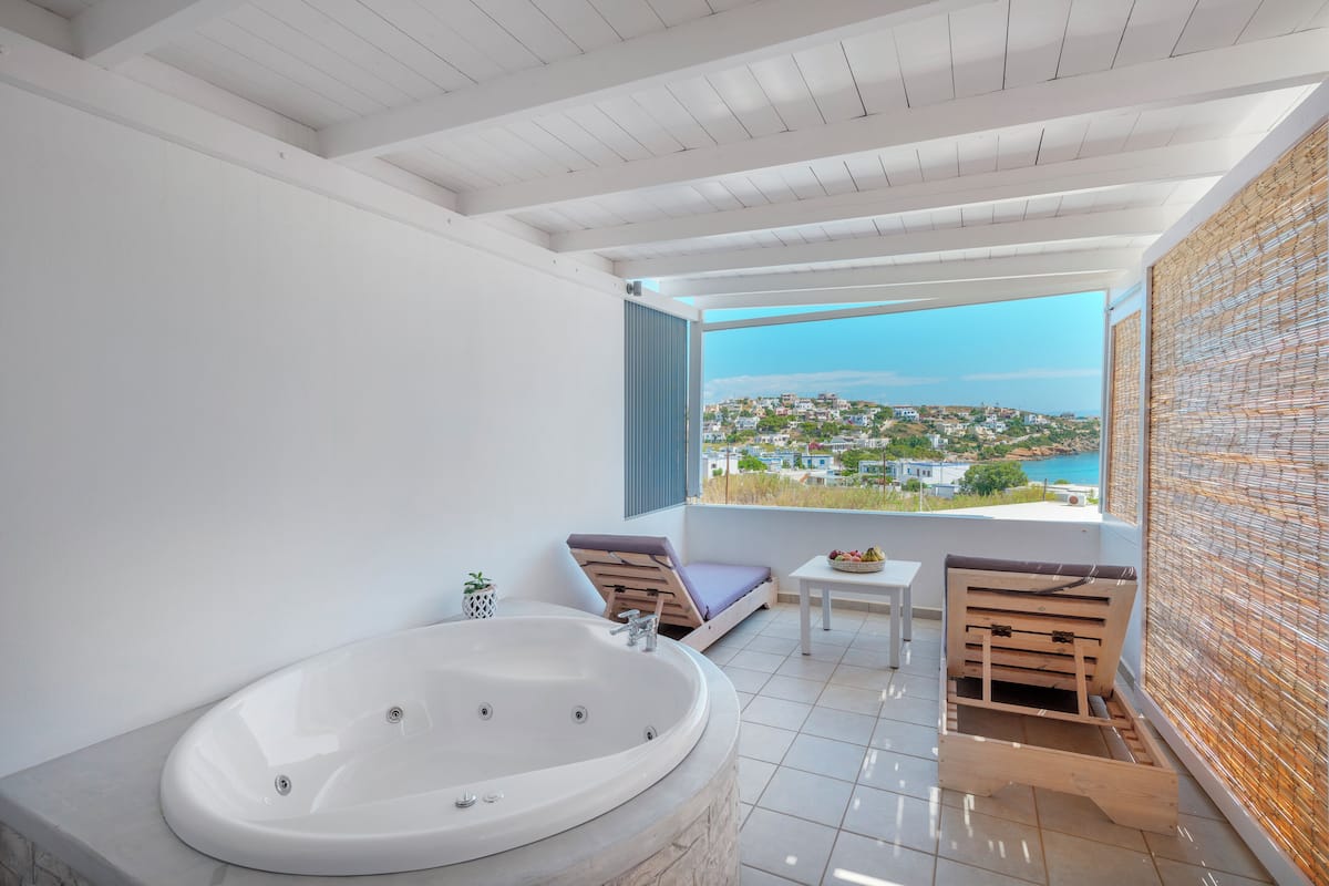 Deluxe Suite Hot Tub Sea View | 1 habitación y ropa de cama de alta calidad